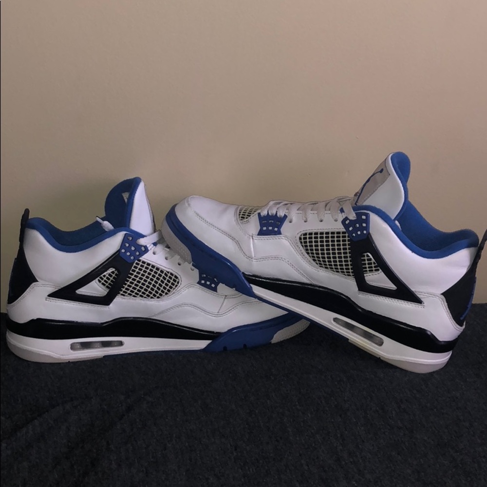 Air Jordan 4 Motorsports